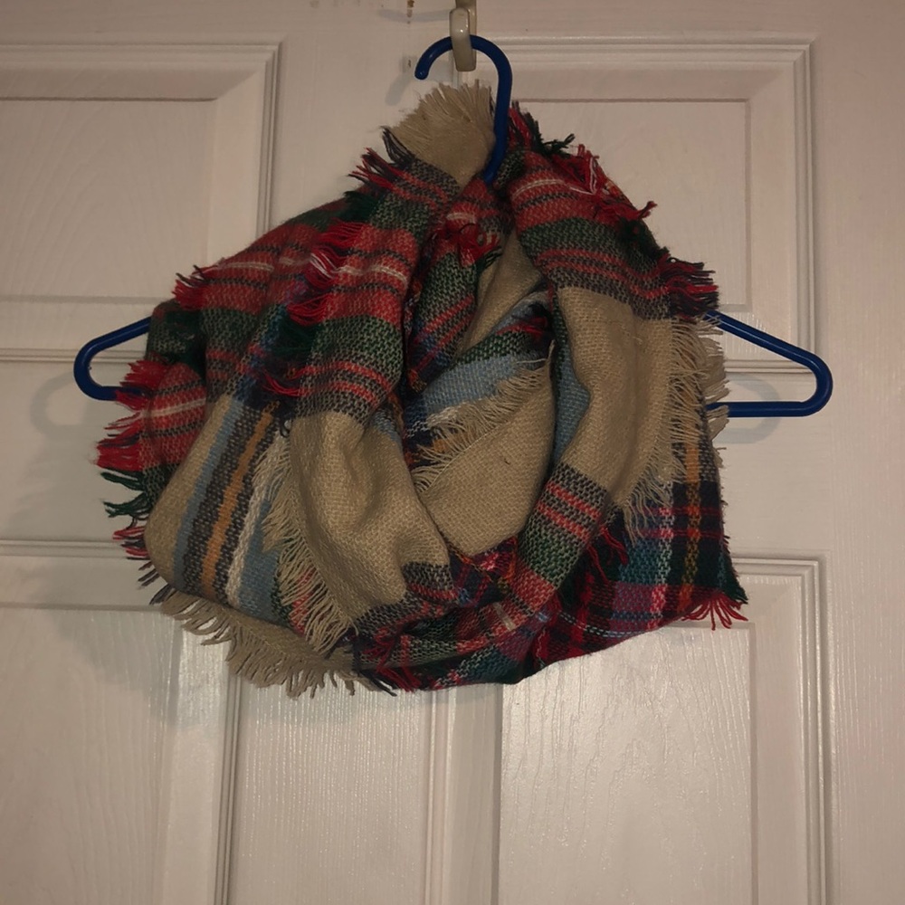 Women’s infinity scarf